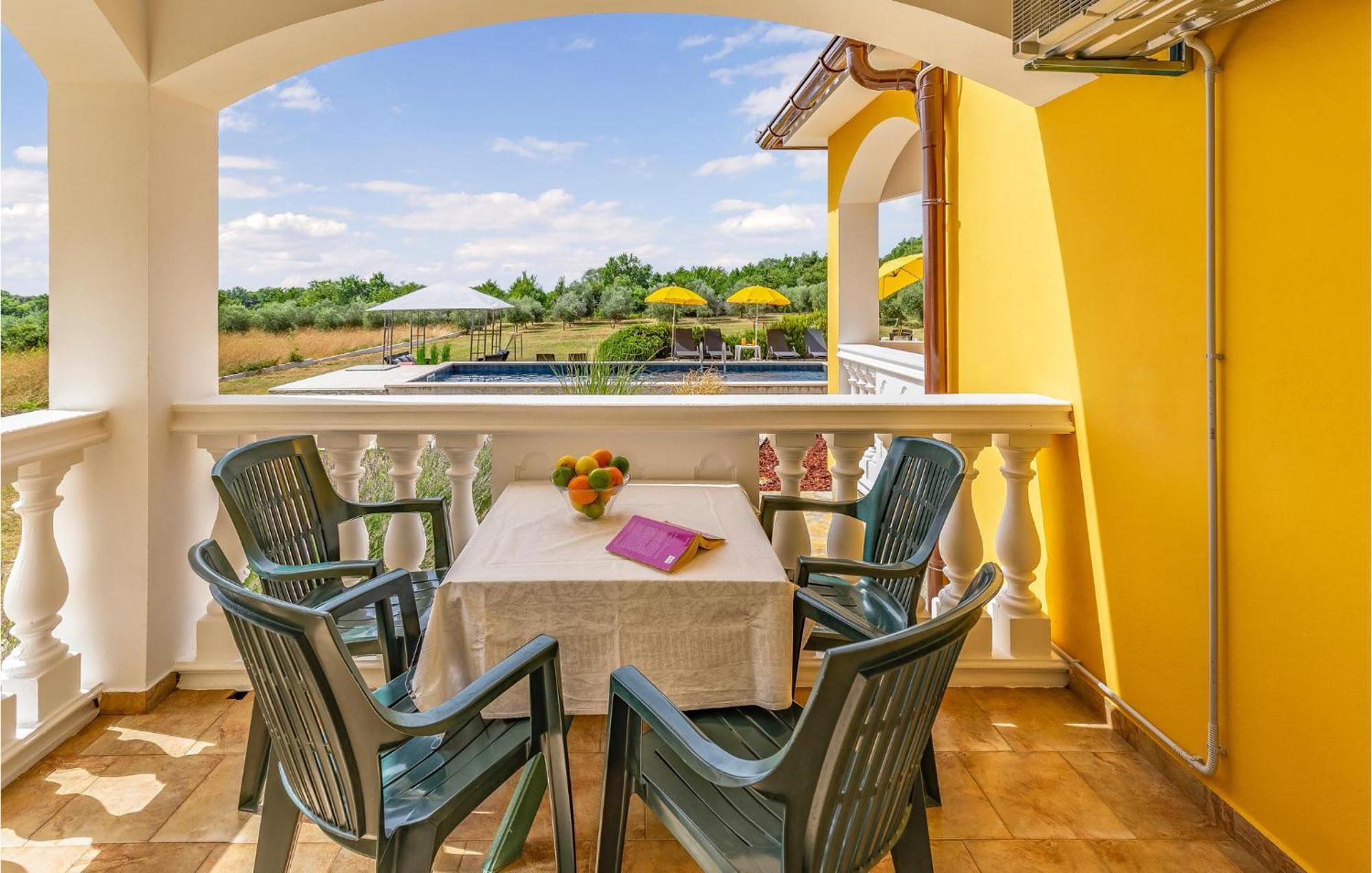 Amazing Home In Valtura Экстерьер фото